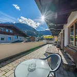 Roeck Xl Apartamento