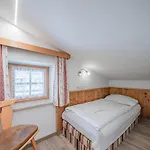 Roeck Xl Apartamento