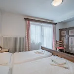 Roeck Xl Apartamento